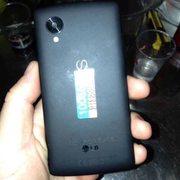 iPhone 5s, безопасность, Nexus 5 позирует на фото